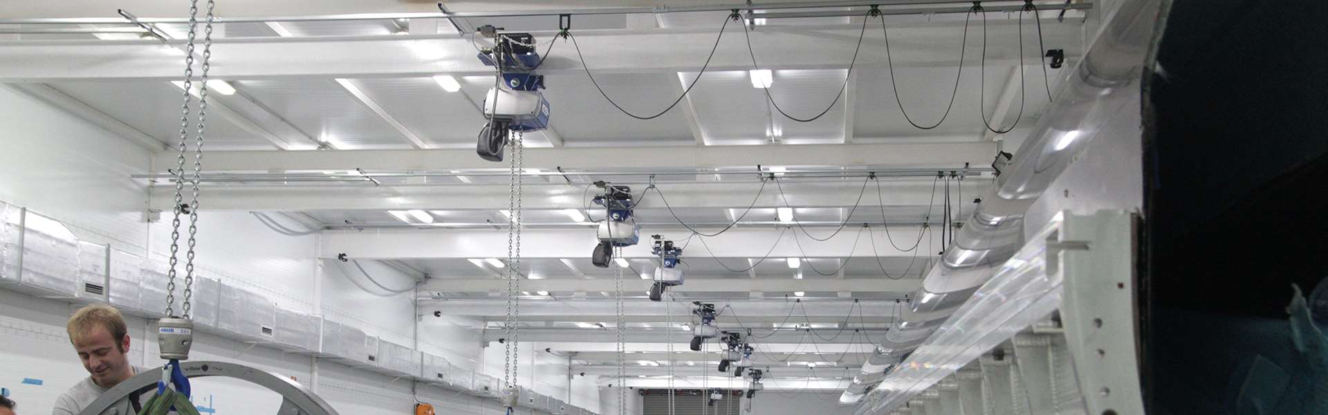 協(xié)同工作：安博電動(dòng)環(huán)鏈葫蘆為西班牙企業(yè)優(yōu)化物料運(yùn)輸